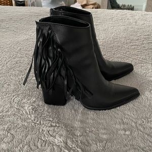 Steve Madden fringe heel bootie black size 7